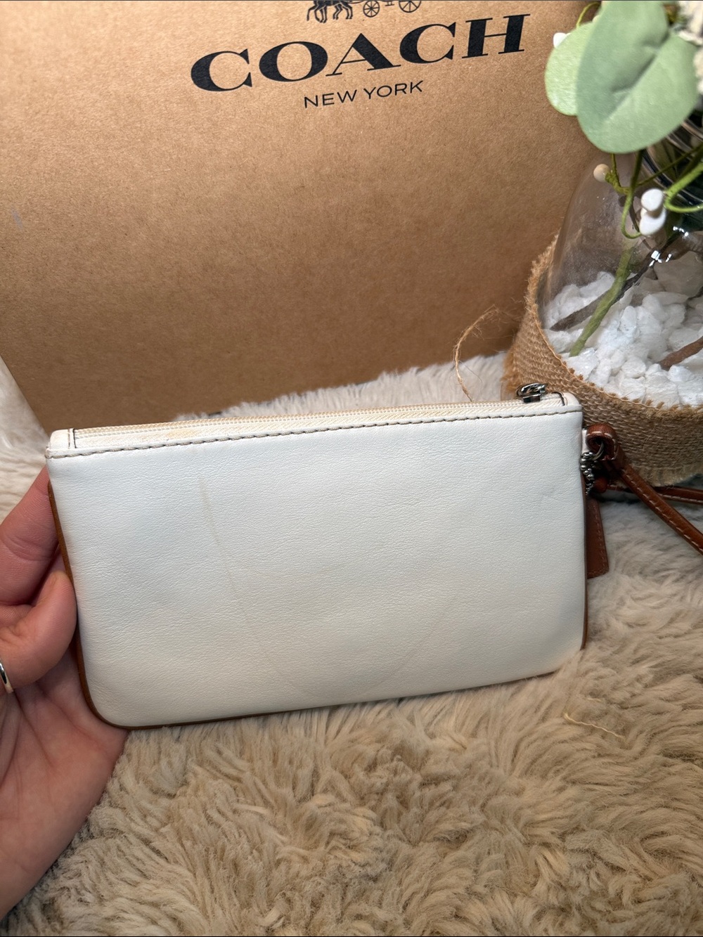 ✨ Vintage Coach Hampton Buckle Wristlet✨ - Picture 3 of 11